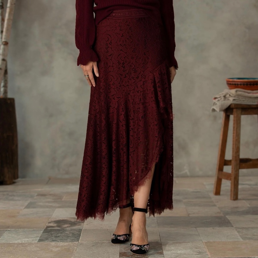 Sundance Lace Lined Midi Skirt Size‎ L